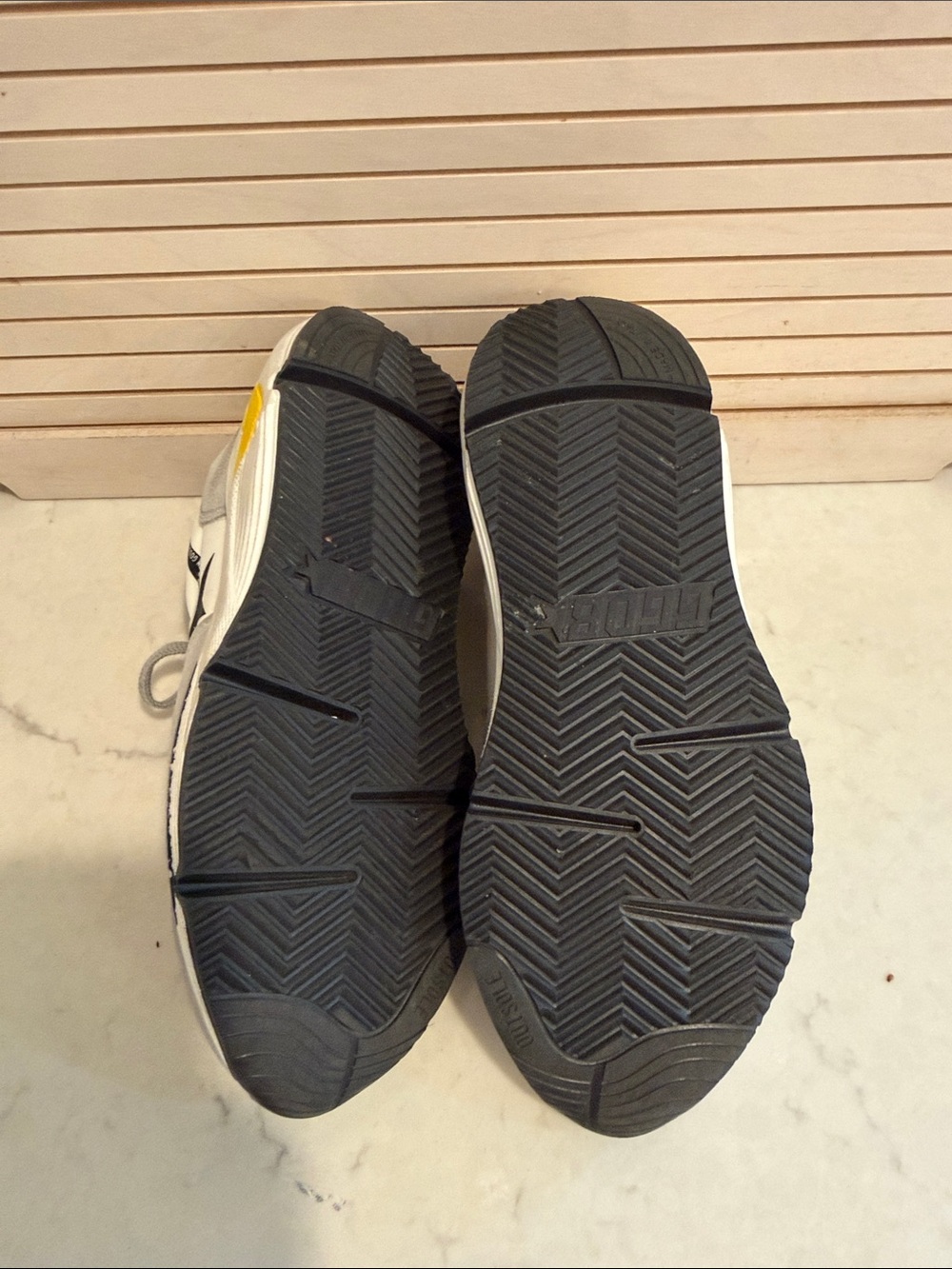 Golden Goose Running Sole Sneaker Size EU 39 - Picture 6 of 9